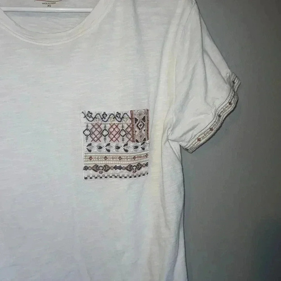 Coldwater Creek Women’s Touch of Spirit Tee - Picture 5 of 8